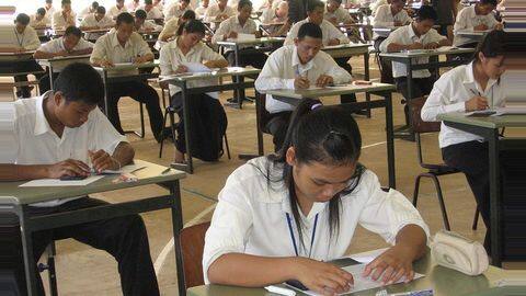CBSE Exam: अंग्रेजी के पेपर में सिलेबस के बाहर से प्रश्न, छात्र मांग रहे ग्रेस नंबर CBSE Exam: अंग्रेजी के पेपर में सिलेबस के बाहर से प्रश्न, छात्र मांग रहे ग्रेस नंबर