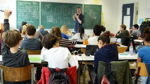 अपने बच्चों को CBSE से पढ़ाना चाहते हैं तो यहां से जाने टॉप स्कूल अपने बच्चों को CBSE से पढ़ाना चाहते हैं तो यहां से जाने टॉप स्कूल