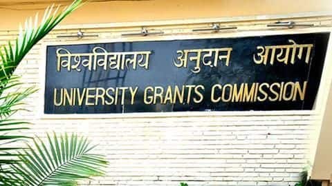 UGC की कॉलेजों को चेतावनी, पूरी फीस वापस न करने पर होगी सख्त कार्रवाई UGC की कॉलेजों को चेतावनी, पूरी फीस वापस न करने पर होगी सख्त कार्रवाई
