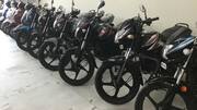 इस दिवाली TVS से लेकर बजाज तक, इन कंपनियों की बाइक्स पर मिल रहे शानदार ऑफर्स