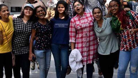 हरियाणा 12वीं रिजल्ट: लड़कियों ने मारी बाजी, 499 नंबर प्राप्त कर मनीषा ने किया टॉप हरियाणा 12वीं रिजल्ट: लड़कियों ने मारी बाजी, 499 नंबर प्राप्त कर मनीषा ने किया टॉप