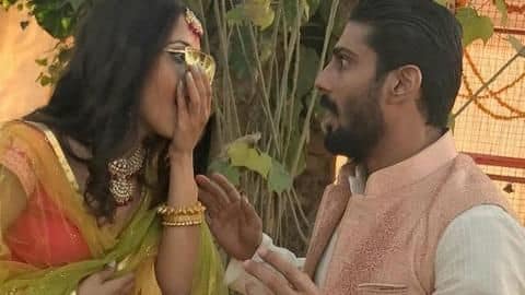 प्रतीक बब्बर ने शेयर की अपनी और पत्नी की टॉपलेस फोटो, हुए ट्रोल प्रतीक बब्बर ने शेयर की अपनी और पत्नी की टॉपलेस फोटो, हुए ट्रोल