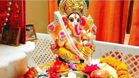 इस तरह बॉलीवुड मना रहा गणेश चतुर्थी, कंगना-अर्जुन सहित कई सितारों ने फैन्स को दी बधाई इस तरह बॉलीवुड मना रहा गणेश चतुर्थी, कंगना-अर्जुन सहित कई सितारों ने फैन्स को दी बधाई