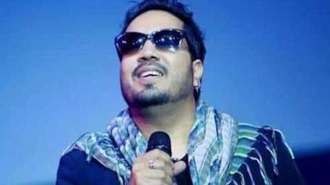 'द मसाला अवार्ड फंक्शन' के लिए दुबई में हैं मीका 'द मसाला अवार्ड फंक्शन' के लिए दुबई में हैं मीका