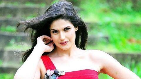 अभिनेत्री ज़रीन खान सहित ये सेलेब्रिटीज़ हो सकते हैं 'बिग बॉस 13' का हिस्सा! अभिनेत्री ज़रीन खान सहित ये सेलेब्रिटीज़ हो सकते हैं 'बिग बॉस 13' का हिस्सा!