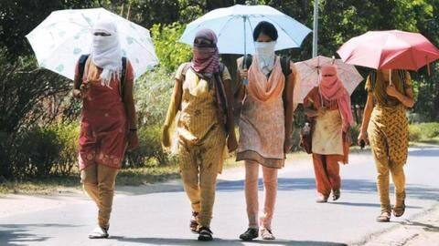 देश के बड़े हिस्से में गर्मी की लहर, 46 डिग्री से ऊपर पहुंचा तापमान देश के बड़े हिस्से में गर्मी की लहर, 46 डिग्री से ऊपर पहुंचा तापमान