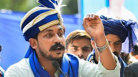 भीम आर्मी प्रमुख चंद्रशेखर आजाद ने लॉन्च की नई पार्टी, मायावती की बढ़ेंगी मुश्किलें भीम आर्मी प्रमुख चंद्रशेखर आजाद ने लॉन्च की नई पार्टी, मायावती की बढ़ेंगी मुश्किलें