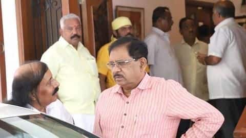 कांग्रेस नेता परमेश्वर पर आयकर विभाग का छापा, अधिकारी बोले- जब्त किया 4.5 करोड़ रुपये कैश कांग्रेस नेता परमेश्वर पर आयकर विभाग का छापा, अधिकारी बोले- जब्त किया 4.5 करोड़ रुपये कैश