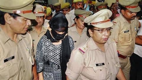 चिन्मयानंद पर रेप का आरोप लगाने वाली छात्रा को मिली जमानत, फिरौती मांगने का है आरोप चिन्मयानंद पर रेप का आरोप लगाने वाली छात्रा को मिली जमानत, फिरौती मांगने का है आरोप