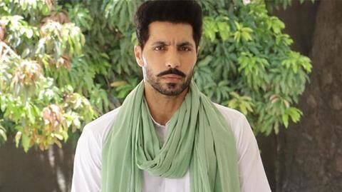 ट्रैक्टर परेड हिंसा: दीप सिद्धू की जानकारी देने पर एक लाख रुपये के इनाम का ऐलान ट्रैक्टर परेड हिंसा: दीप सिद्धू की जानकारी देने पर एक लाख रुपये के इनाम का ऐलान