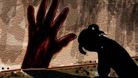 महाराष्ट्र: 10 वर्षीय लड़की से महीनों बलात्कार करता रहा 12 वर्षीय लड़का, गर्भवती हुई पीड़ित महाराष्ट्र: 10 वर्षीय लड़की से महीनों बलात्कार करता रहा 12 वर्षीय लड़का, गर्भवती हुई पीड़ित