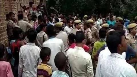 उत्तर प्रदेश: बिना बताए हिंदुओं को नॉनवेज बिरयानी खिलाने के आरोप में 23 मुस्लिमों पर FIR उत्तर प्रदेश: बिना बताए हिंदुओं को नॉनवेज बिरयानी खिलाने के आरोप में 23 मुस्लिमों पर FIR