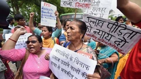 उन्नाव रेप पीड़िता की स्थिति अभी भी नाजुक, सुप्रीम कोर्ट ने दिल्ली ट्रांसफर किया केस उन्नाव रेप पीड़िता की स्थिति अभी भी नाजुक, सुप्रीम कोर्ट ने दिल्ली ट्रांसफर किया केस