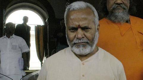 चिन्मयानंद पर रेप का आरोप लगाने वाली छात्रा के पास है वीडियो सबूत, SIT को सौंपा चिन्मयानंद पर रेप का आरोप लगाने वाली छात्रा के पास है वीडियो सबूत, SIT को सौंपा