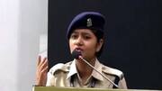 क्यों खतरनाक है मीडिया का CRPF कॉन्स्टेबल खुशबू चौहान को "देश की आवाज" बताना?