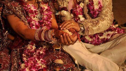 कोरोना वायरस के बढ़ते मामलों के बीच जयपुर में एक हफ्ते में रिकॉर्ड 4,000 शादियां कोरोना वायरस के बढ़ते मामलों के बीच जयपुर में एक हफ्ते में रिकॉर्ड 4,000 शादियां