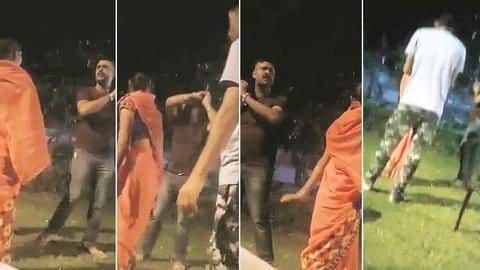 हरियाणा: पुलिसकर्मियों द्वारा पार्क में महिला की बेल्ट से पिटाई, वीडियो वायरल होने पर अधिकारी बर्खास्त हरियाणा: पुलिसकर्मियों द्वारा पार्क में महिला की बेल्ट से पिटाई, वीडियो वायरल होने पर अधिकारी बर्खास्त