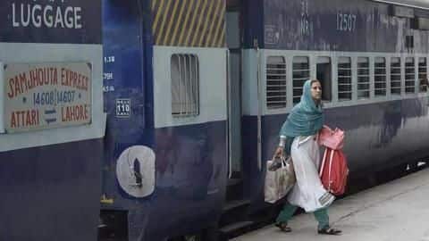 पाकिस्तान ने बंद की समझौता एक्सप्रेस, लाहौर स्टेशन पर फंसे यात्री पाकिस्तान ने बंद की समझौता एक्सप्रेस, लाहौर स्टेशन पर फंसे यात्री