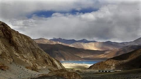 भारत-चीन सीमा विवाद: पैंगोंग झील पर क्या स्थिति थी और अभी क्या समझौता हुआ? भारत-चीन सीमा विवाद: पैंगोंग झील पर क्या स्थिति थी और अभी क्या समझौता हुआ?