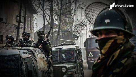 जम्मू-कश्मीर: आतंकियों ने किया CRPF के गश्ती दल पर हमला, एक जवान सहित दो की मौत जम्मू-कश्मीर: आतंकियों ने किया CRPF के गश्ती दल पर हमला, एक जवान सहित दो की मौत