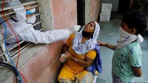 कोरोना वायरस: देश में बीते दिन 15,510 नए मामले और 106 मौतें, सक्रिय मामलों में वृद्धि कोरोना वायरस: देश में बीते दिन 15,510 नए मामले और 106 मौतें, सक्रिय मामलों में वृद्धि