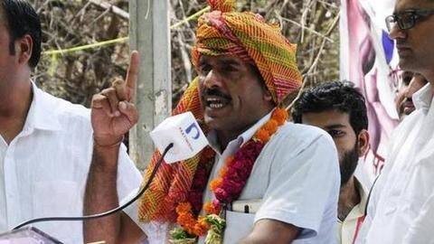 तेज बहादुर नामांकन मामला: SC का चुनाव आयोग को कल तक जवाब दाखिल करने का आदेश तेज बहादुर नामांकन मामला: SC का चुनाव आयोग को कल तक जवाब दाखिल करने का आदेश