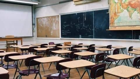 कोरोना वायरस: पुणे में 14 मार्च तक बढ़ाई गईं पाबंदियां, स्कूल-कॉलेज रहेंगे बंद कोरोना वायरस: पुणे में 14 मार्च तक बढ़ाई गईं पाबंदियां, स्कूल-कॉलेज रहेंगे बंद
