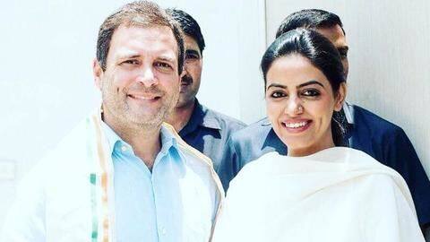 कांग्रेस विधायक ने किया महिला सरंपच का अपमान, कुर्सी खाली कर जमीन पर बैठने को कहा कांग्रेस विधायक ने किया महिला सरंपच का अपमान, कुर्सी खाली कर जमीन पर बैठने को कहा