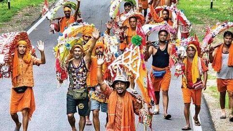 योगी का आदेश, कांवड़ यात्रा के दौरान नहीं बजेंगे फिल्मी गाने, भक्तों पर बरसाए जाएंगे फूल योगी का आदेश, कांवड़ यात्रा के दौरान नहीं बजेंगे फिल्मी गाने, भक्तों पर बरसाए जाएंगे फूल