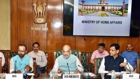 पहले दिन गृह मंत्री अमित शाह ने की कई बैठकें, देश की सुरक्षा को बताया प्राथमिकता पहले दिन गृह मंत्री अमित शाह ने की कई बैठकें, देश की सुरक्षा को बताया प्राथमिकता