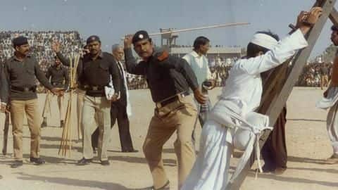 सऊदी अरब में खत्म की गई कोड़े मारने की सजा, सुप्रीम कोर्ट ने जारी किया आदेश सऊदी अरब में खत्म की गई कोड़े मारने की सजा, सुप्रीम कोर्ट ने जारी किया आदेश