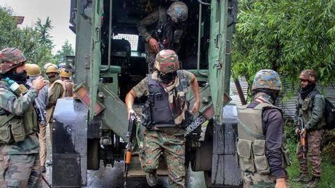 जम्मू-कश्मीर: बहादुरी के लिए राष्ट्रपति मेडल से सम्मानित पुलिस अधिकारी आतंकियों के साथ गिरफ्तार जम्मू-कश्मीर: बहादुरी के लिए राष्ट्रपति मेडल से सम्मानित पुलिस अधिकारी आतंकियों के साथ गिरफ्तार