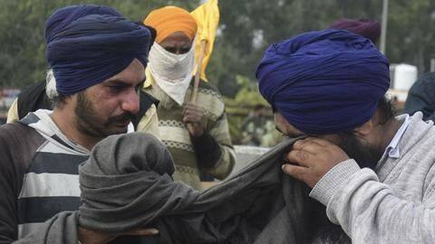 दिल्ली-हरियाणा बॉर्डर पर प्रदर्शन कर रहे पंजाब के किसान की मौत दिल्ली-हरियाणा बॉर्डर पर प्रदर्शन कर रहे पंजाब के किसान की मौत