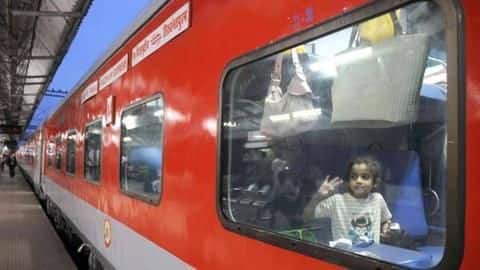 रेलवे मंत्रालय ने कहा- ट्रेन में यात्रा के लिए फोन में आरोग्य सेतु ऐप होना अनिवार्य रेलवे मंत्रालय ने कहा- ट्रेन में यात्रा के लिए फोन में आरोग्य सेतु ऐप होना अनिवार्य
