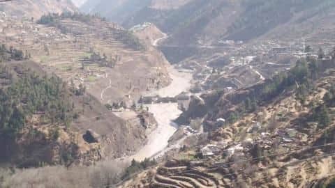 उत्तराखंड के चमोली में ग्लेशियर टूटने से बांध टूटा, 100-150 लोगों की मौत की आशंका उत्तराखंड के चमोली में ग्लेशियर टूटने से बांध टूटा, 100-150 लोगों की मौत की आशंका