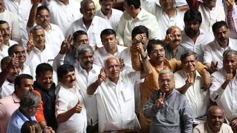 कर्नाटक: आज सरकार बनाने का दावा कर सकती है भाजपा, येदियुरप्पा बन सकते हैं मुख्यमंत्री कर्नाटक: आज सरकार बनाने का दावा कर सकती है भाजपा, येदियुरप्पा बन सकते हैं मुख्यमंत्री