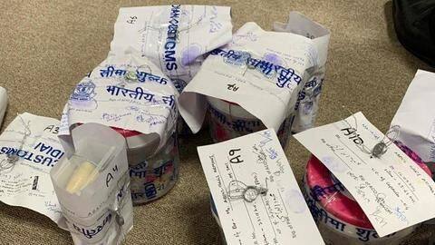 दिल्ली एयरपोर्ट पर पांच अफगानी तस्कर गिरफ्तार, पेट में छिपाई थी 15 करोड़ की ड्रग्स दिल्ली एयरपोर्ट पर पांच अफगानी तस्कर गिरफ्तार, पेट में छिपाई थी 15 करोड़ की ड्रग्स