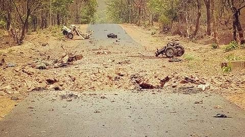 महाराष्ट्र में सुरक्षा बलों पर नक्सली हमला, 15 जवान शहीद महाराष्ट्र में सुरक्षा बलों पर नक्सली हमला, 15 जवान शहीद