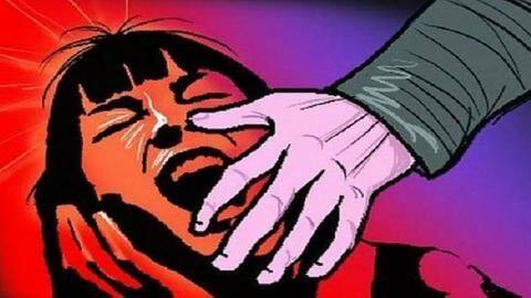 बिहार: घर में घुसकर छेड़छाड़, विरोध करने पर मां-बेटी का सिर मुंडवाकर गांव में घुमाया बिहार: घर में घुसकर छेड़छाड़, विरोध करने पर मां-बेटी का सिर मुंडवाकर गांव में घुमाया