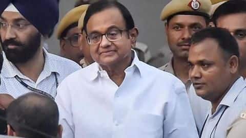 INX मीडिया केस: चिदंबरम को दिन में तीसरा झटका, चार दिन बढ़ी CBI कस्टडी INX मीडिया केस: चिदंबरम को दिन में तीसरा झटका, चार दिन बढ़ी CBI कस्टडी