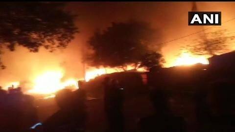 दिल्ली: ओखला में कपड़ा फैक्ट्री में भीषण आग, 20 झुग्गियां जलकर खाक दिल्ली: ओखला में कपड़ा फैक्ट्री में भीषण आग, 20 झुग्गियां जलकर खाक