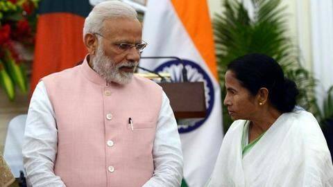 प्रधानमंत्री मोदी ने ममता बनर्जी को बताया 'स्पीड ब्रेकर', दीदी का जवाब- मोदी हैं 'दंगाबाज' प्रधानमंत्री मोदी ने ममता बनर्जी को बताया 'स्पीड ब्रेकर', दीदी का जवाब- मोदी हैं 'दंगाबाज'