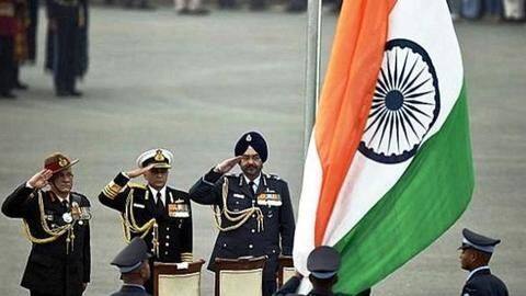 कैबिनेट ने दी 'चीफ ऑफ डिफेंस स्टाफ' बनाने की मंजूरी, जानिए क्या है यह पद कैबिनेट ने दी 'चीफ ऑफ डिफेंस स्टाफ' बनाने की मंजूरी, जानिए क्या है यह पद