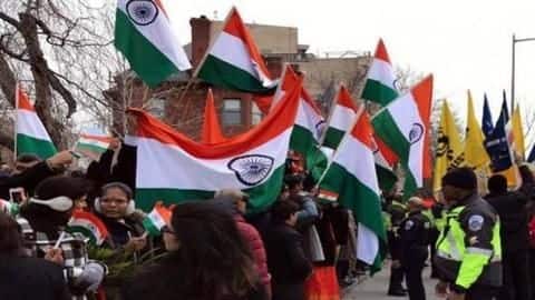 अमेरिका में तिरंगा जलाने की कोशिश के विरोध में लगे 'भारत माता की जय' के नारे अमेरिका में तिरंगा जलाने की कोशिश के विरोध में लगे 'भारत माता की जय' के नारे