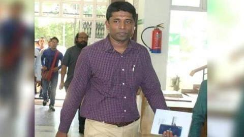 जम्मू-कश्मीर में 'मौलिक अधिकारों के हनन' के विरोध में IAS अधिकारी ने दिया इस्तीफा जम्मू-कश्मीर में 'मौलिक अधिकारों के हनन' के विरोध में IAS अधिकारी ने दिया इस्तीफा