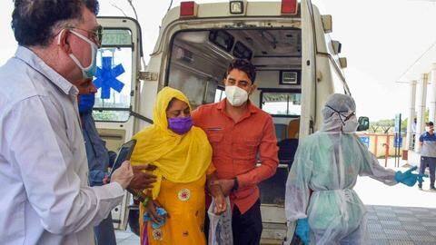 #DailyReport: भारत में पिछले 24 घंटे में कोरोना वायरस के लगभग 4,000 मामले, 100 की मौत #DailyReport: भारत में पिछले 24 घंटे में कोरोना वायरस के लगभग 4,000 मामले, 100 की मौत