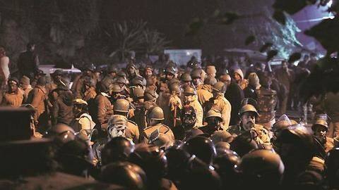 JNU हिंसा: कैंपस के अंदर और बाहर मौजूद थे 133 पुलिसकर्मी, फिर भी कोई गिरफ्तारी नहीं JNU हिंसा: कैंपस के अंदर और बाहर मौजूद थे 133 पुलिसकर्मी, फिर भी कोई गिरफ्तारी नहीं