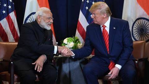 अमेरिका के सर्वोच्च 'लीजन ऑफ मेरिट' सम्मान से नवाजे गए प्रधानमंत्री मोदी अमेरिका के सर्वोच्च 'लीजन ऑफ मेरिट' सम्मान से नवाजे गए प्रधानमंत्री मोदी