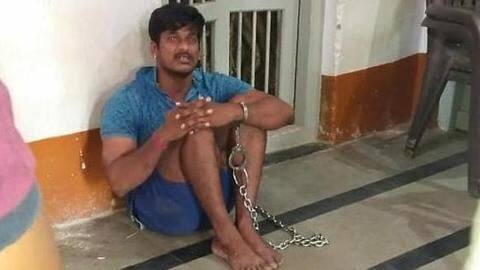 कर्नाटक: मास्क न पहनने पर पुलिस ने CRPF कमांडों को जंजीर से बांधा, पिटाई का आरोप कर्नाटक: मास्क न पहनने पर पुलिस ने CRPF कमांडों को जंजीर से बांधा, पिटाई का आरोप