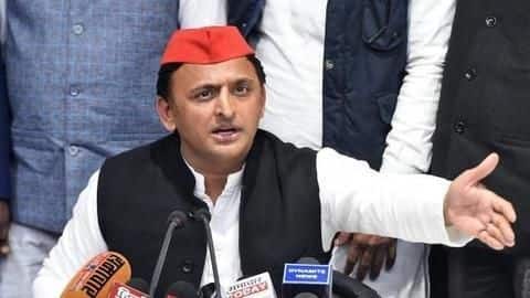 अखिलेश ने उठाए चुनाव आयोग पर सवाल, मायावती की तरह मोदी पर कार्रवाई की मांग अखिलेश ने उठाए चुनाव आयोग पर सवाल, मायावती की तरह मोदी पर कार्रवाई की मांग